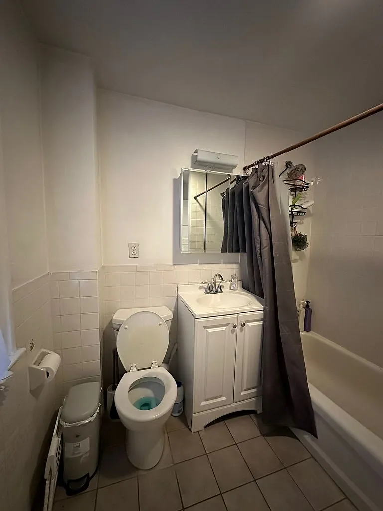 3 bed, 999 sqft, $2,900 — Photo 3