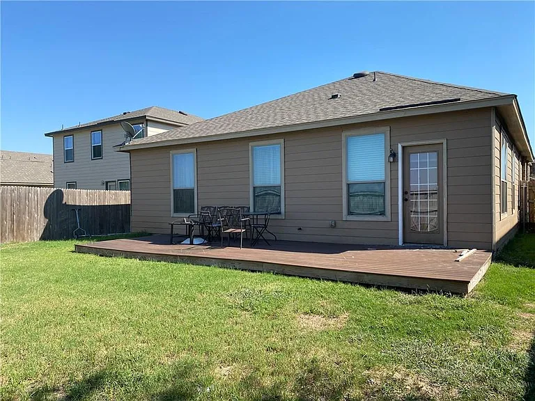 712 Estes Park — Photo 30