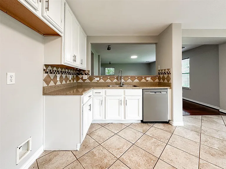 5739 Westminster Village Dr — Photo 22
