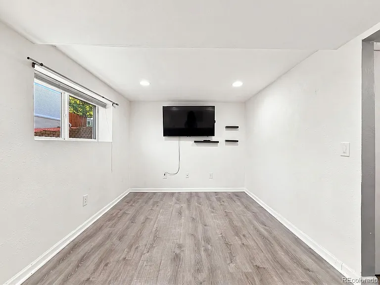 1050 S Monaco Street Pkwy — Photo 14