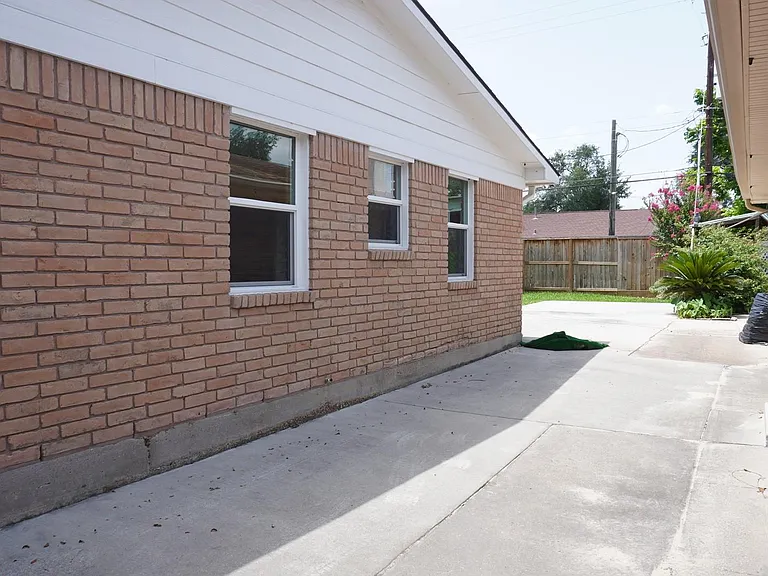 902 Hidden Valley Dr — Photo 36