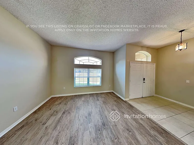 1395 Valhalla St — Photo 3