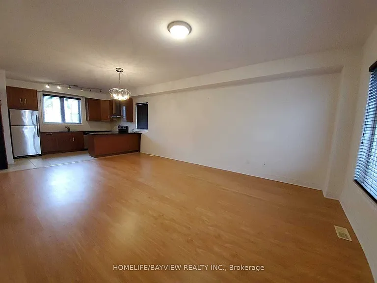 215 16th Ave #18 — Photo 3