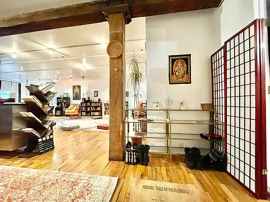 Rented by Pear NYC LLC | media 18