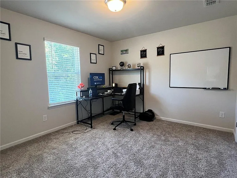 242 Wells Cir — Photo 16