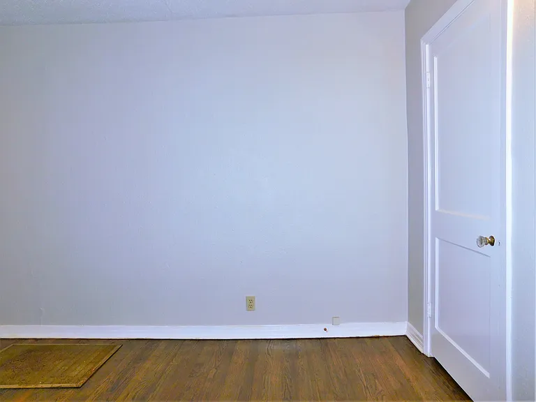 1010 Denton St — Photo 3