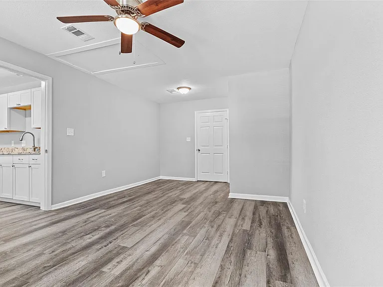 4838 Van Fleet St — Photo 13