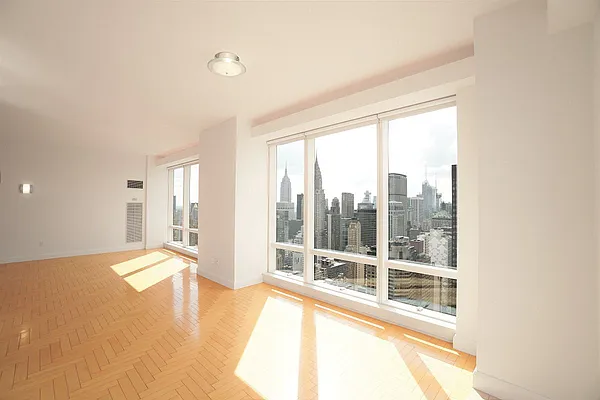 Rented by Renetta Real Estate | media 13