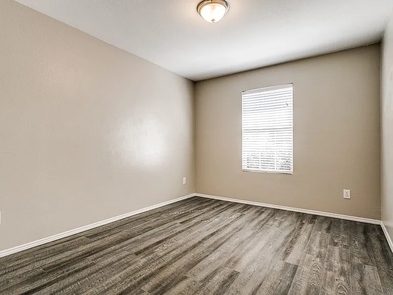 9608 Woodrow Wilson Dr — Photo 14