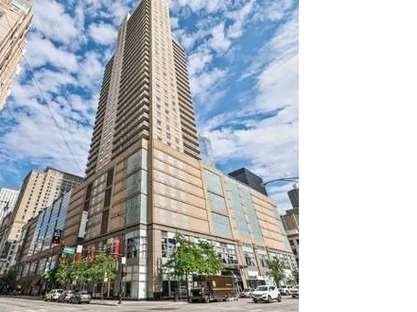 545 N Dearborn St #W1202, Chicago, IL 60654