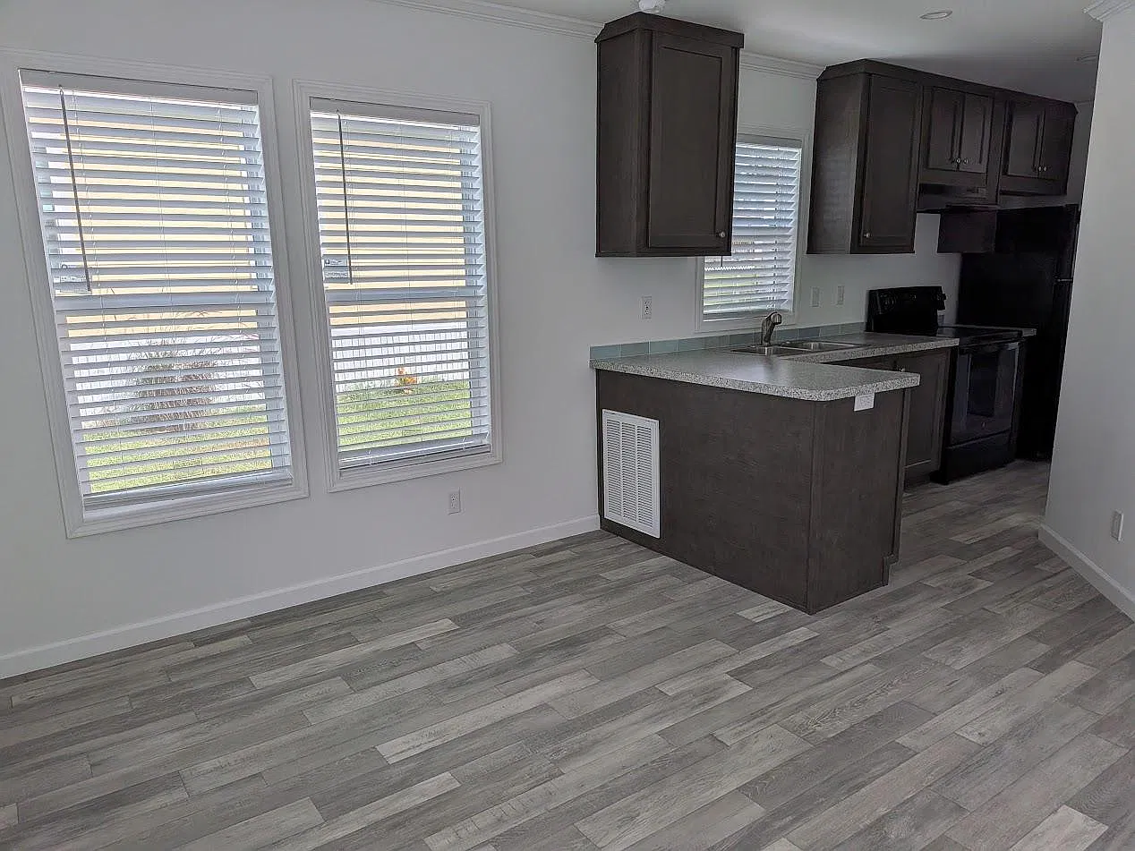 2 bed, 1.0 bath, $1,099 — Photo 2