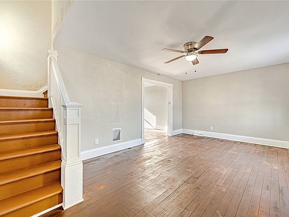 5th image of 720 Saint Clair Ave