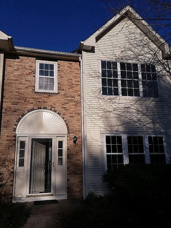 33 Beacon Ct photo 1