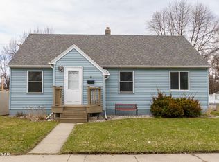 717 19th Ave S, Grand Forks, ND 58201