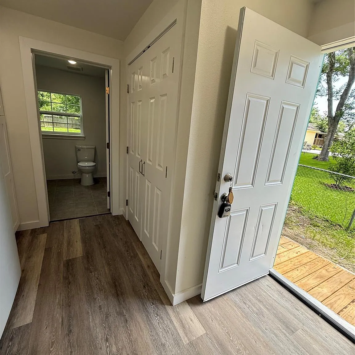 2 bed, 1.0 bath, 850 sqft, $1,300 — Photo 4