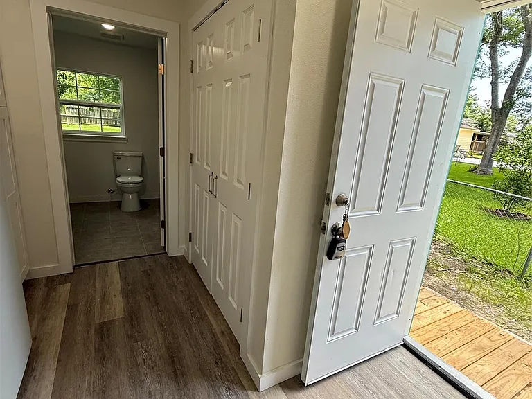 324 E Wilkins St — Photo 5