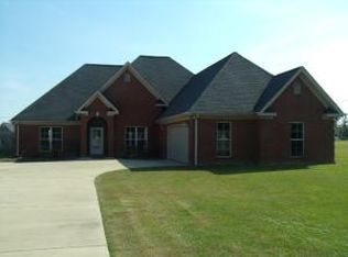 8496 Wolfe Rd, Columbus, MS 39705