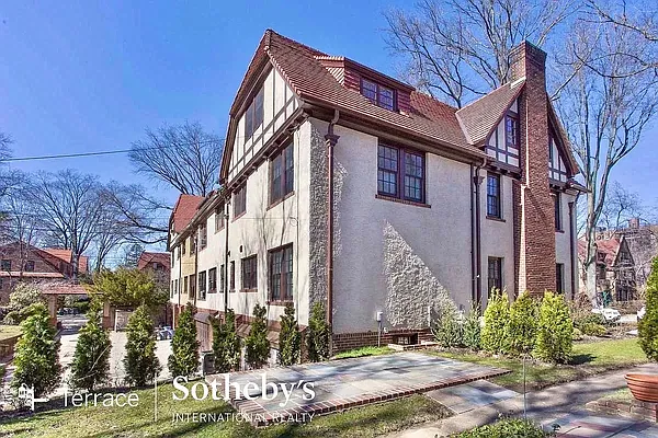 Rented by Terrace Sotheby's International Realty | media 2
