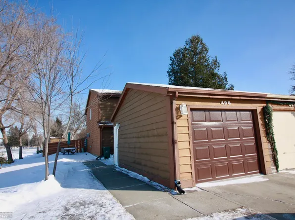 498 14th St N, Wahpeton, ND 58075