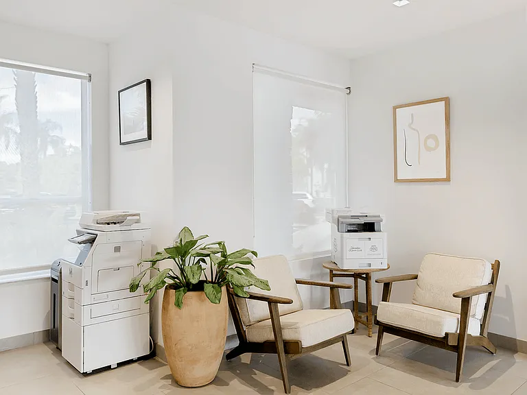 Sheridan Ocean Club Apartments — Photo 17