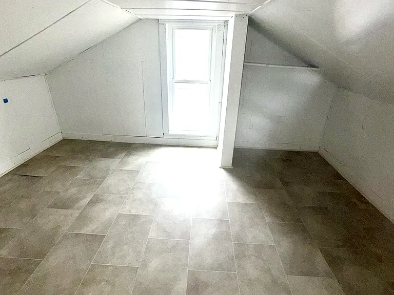 912 Pleasant St — Photo 11