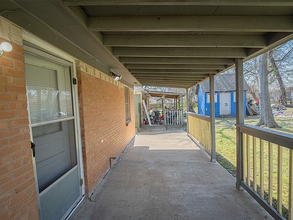 5th image of 2608 N Hickory St