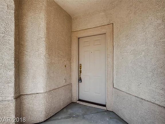 3rd image of 2516 Wellworth Ave