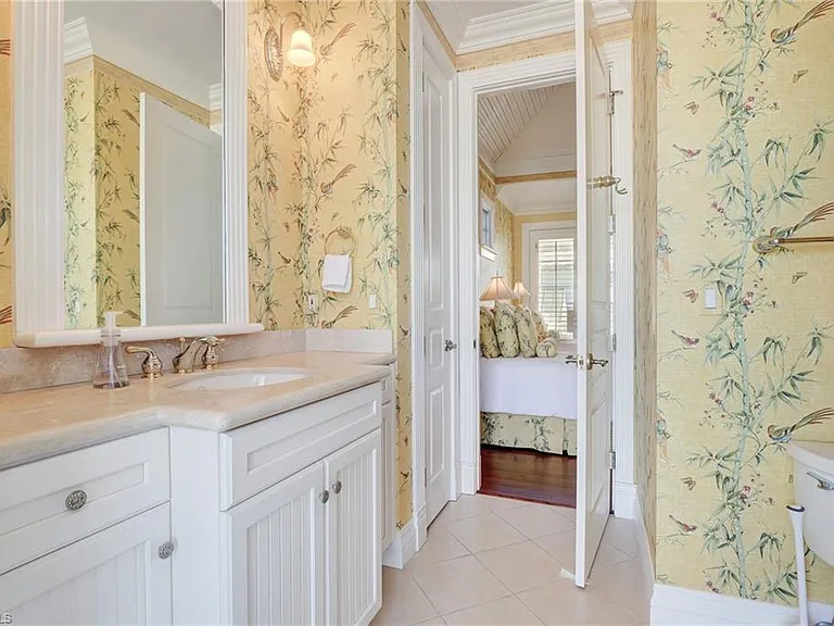 1551 Gulf Shore Blvd S — Photo 33