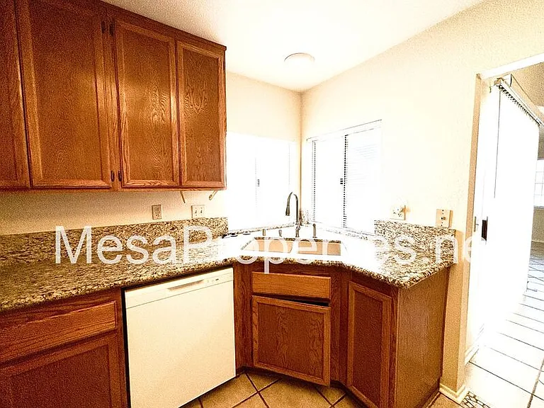 13024 Rainwood Ct — Photo 11