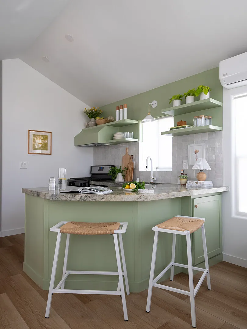 Walk to the beach and to main street in Leucadia - brand new renovated — Photo 3