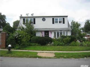 128-17 25th Ave, College Point, NY 11356