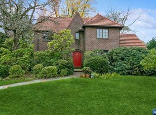 538 Churchill Rd, Teaneck, NJ 07666