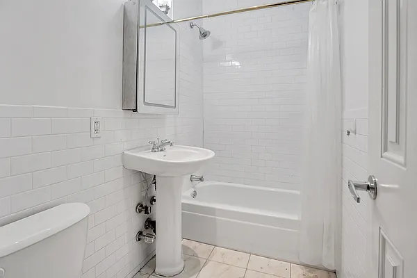 Rented by Douglas Elliman | media 24