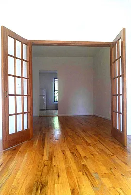 Rented by Moss Realty Company | media 2