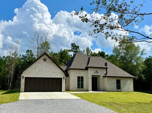 6065 Crump Rd, Kiln, MS 39556