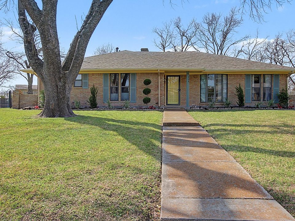 1st image of 208 Ashe Bend Dr