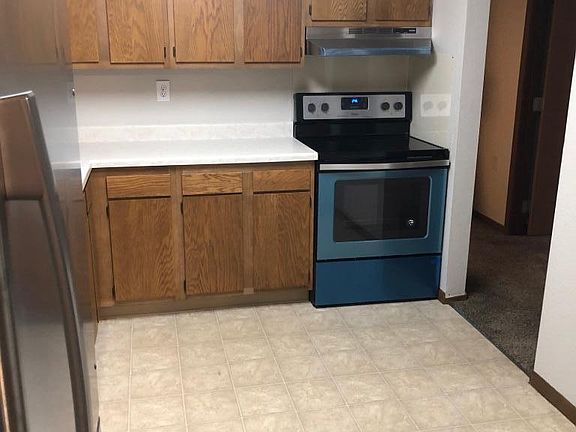 5th image of 221 Grand Ave W APT 112