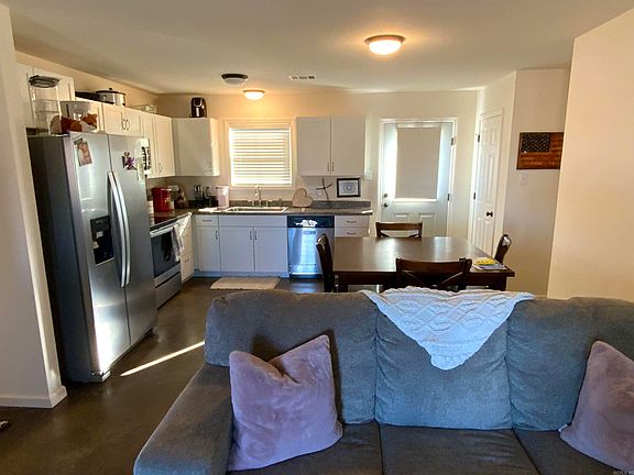 3rd image of 407 Mallard Dr