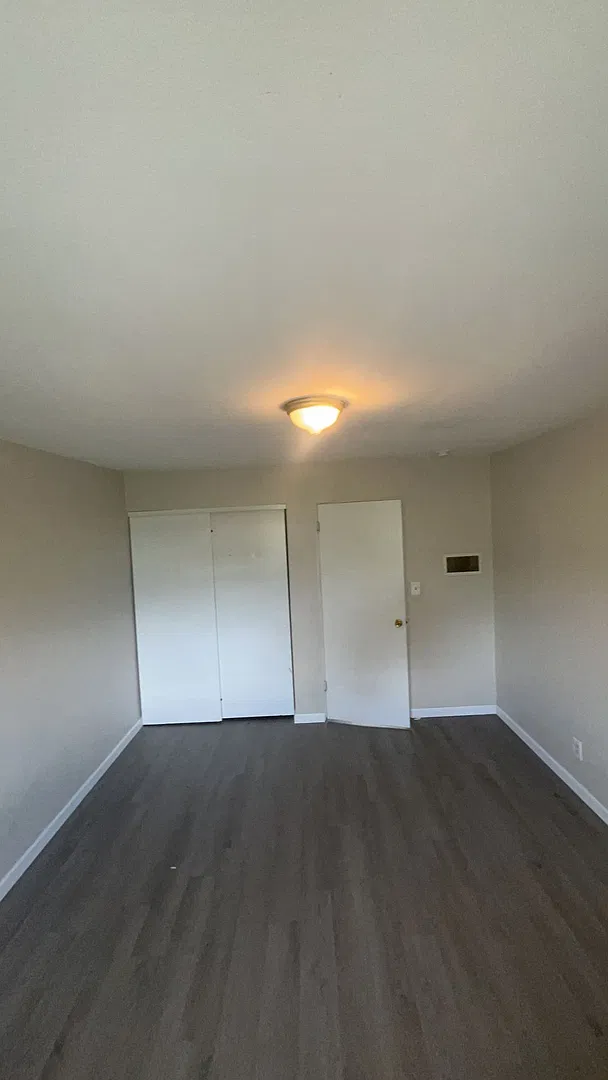 1 bedroom, 1 Bath Apartment — Photo 4