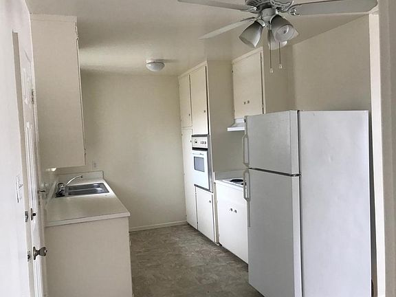 5th image of 2020 S Tremont St APT B
