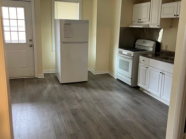 375 Elm St #3L — Photo 11