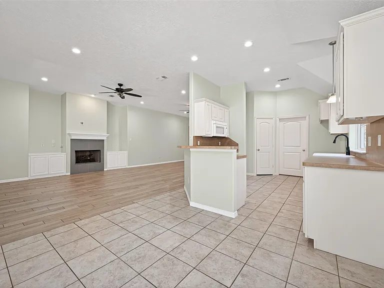 10542 Parkside Dr — Photo 12