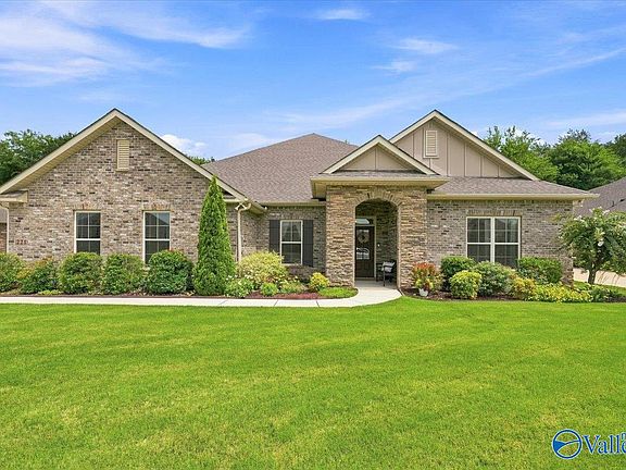 2nd image of 221 Caudle Dr