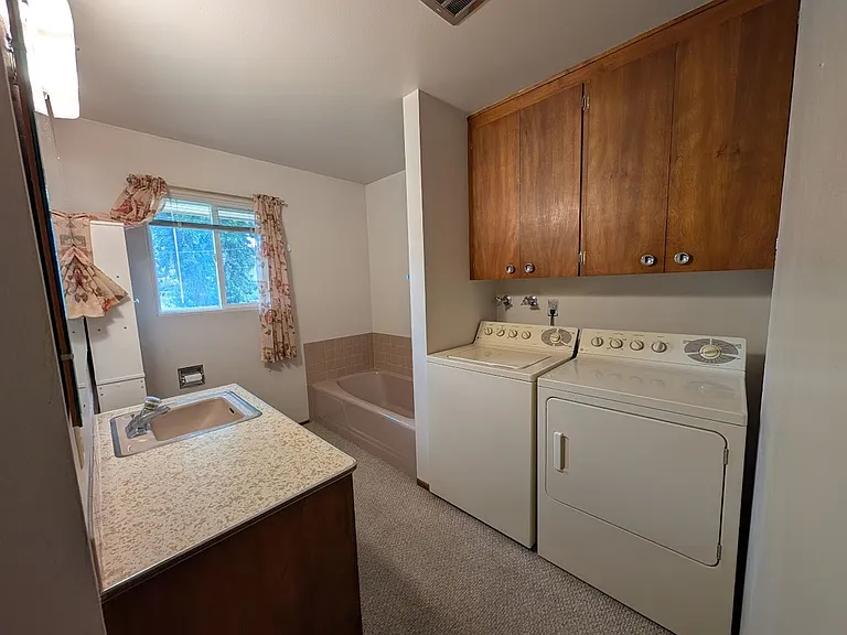 527 Linden Dr — Photo 7