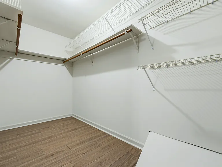 1160 Seven Springs Cir — Photo 18