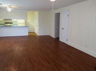 233 Driftwood Ln, Edisto Island, SC 29438