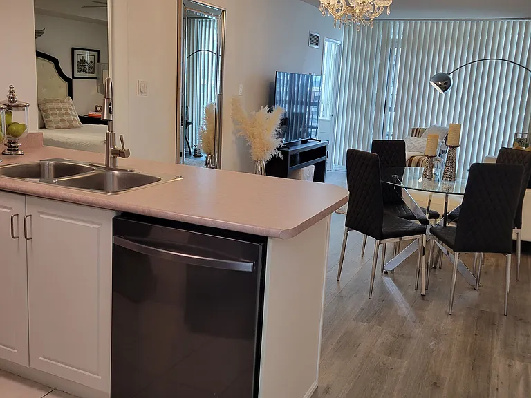 156 Enfield Pl #1801 — Photo 5