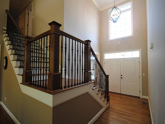 4th image of 113 Amaya Dr