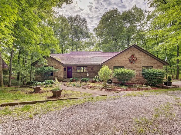 1291 Lakeside Dr, Spencer, IN 47460