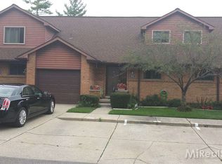 3902 Old Creek Rd, Troy, MI 48084